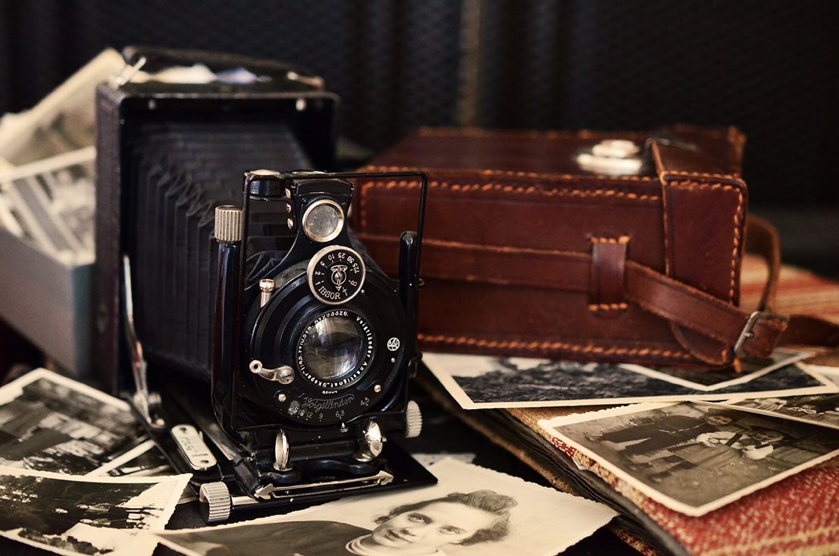 💬 Here Are 20 Words That Will Make You Sound Smarter — How Many Do You Know? Antique Camera