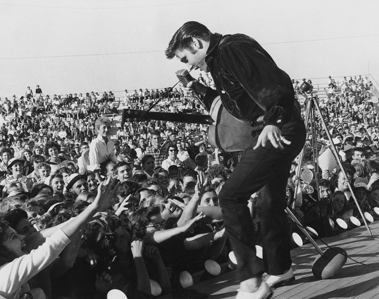 Elvis Presley Knowledge Quiz 🎤: How Well Do You Know Him? elvis presley