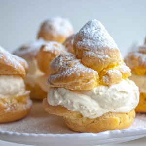🧁 Pick Some Desserts and We’ll Reveal the Age You’ll Have Your First Kid 👶 Cream puff