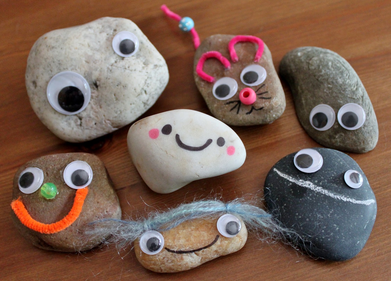 Can You Match These Popular Fads to Their Decades? 02 pet rocks