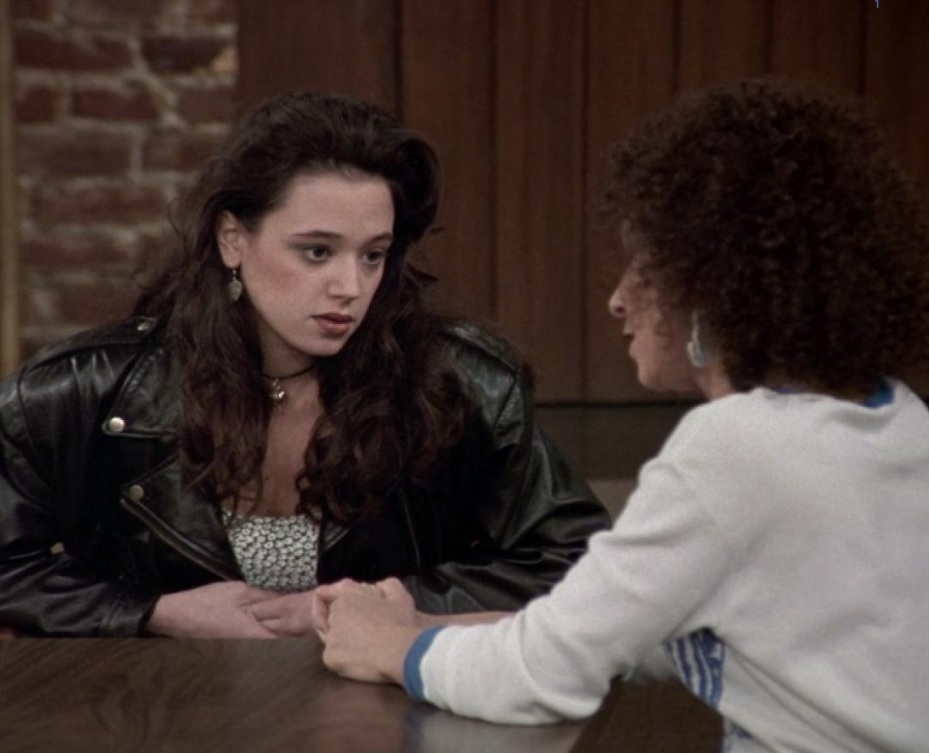 Can You Name These “Cheers” Guest Stars? LEAH REMINI