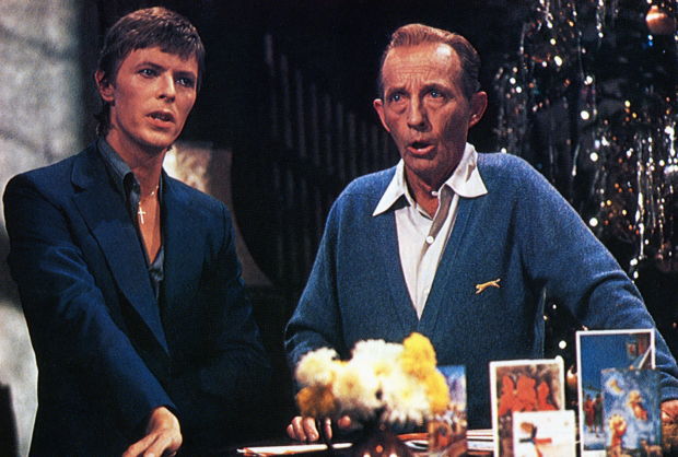 Are These Christmas Photos from the 1960s or 1970s? 01 bing crosby and david bowie 1977
