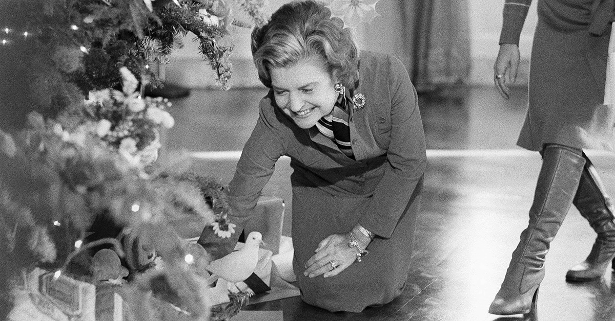 Are These Christmas Photos from the 1960s or 1970s? White House Christmas Vignettes