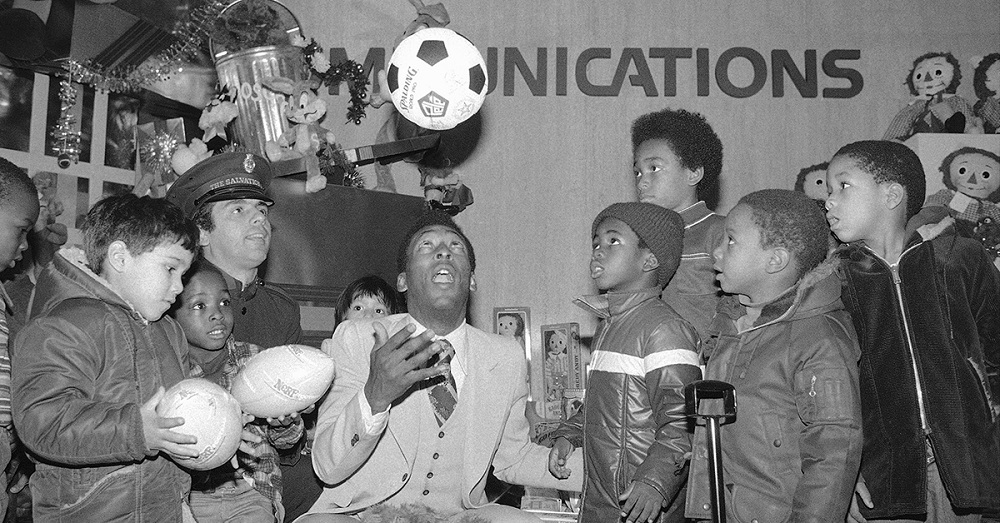 Are These Christmas Photos from the 1960s or 1970s? Pele                  Cosmos    '78