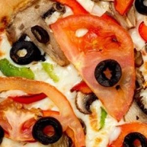 Are You Sharp Enough to Spot the Pineapple on the Pizza? 🍕 