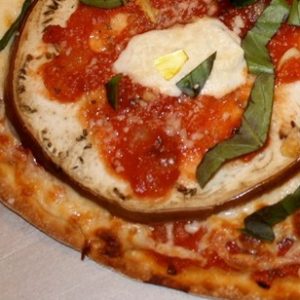 Are You Sharp Enough to Spot the Pineapple on the Pizza? 🍕 