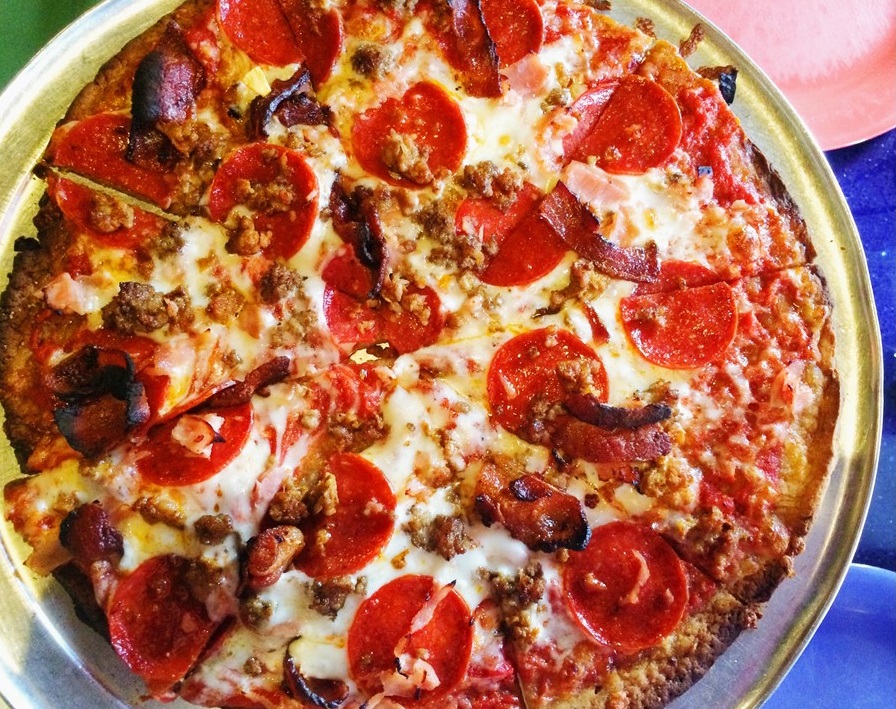 Are You Sharp Enough to Spot the Pineapple on the Pizza? 🍕 15