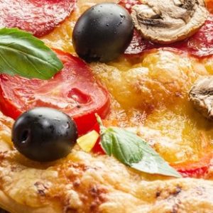 Are You Sharp Enough to Spot the Pineapple on the Pizza? 🍕 