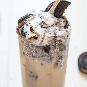 🍰 Can We Guess Your Age by Your Taste in Dessert? Oreo cookie and cream milkshake