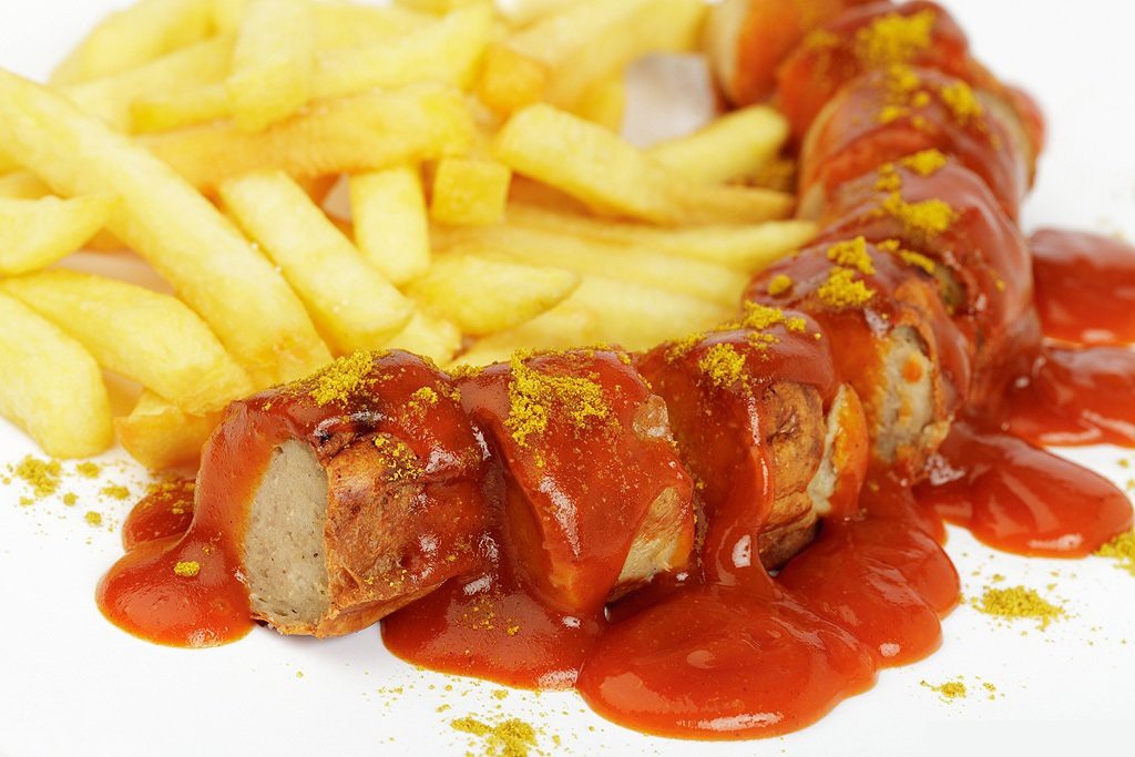 Only a True Foodie 🍴 Can Get 100% In This World Cuisine Quiz 13 currywurst