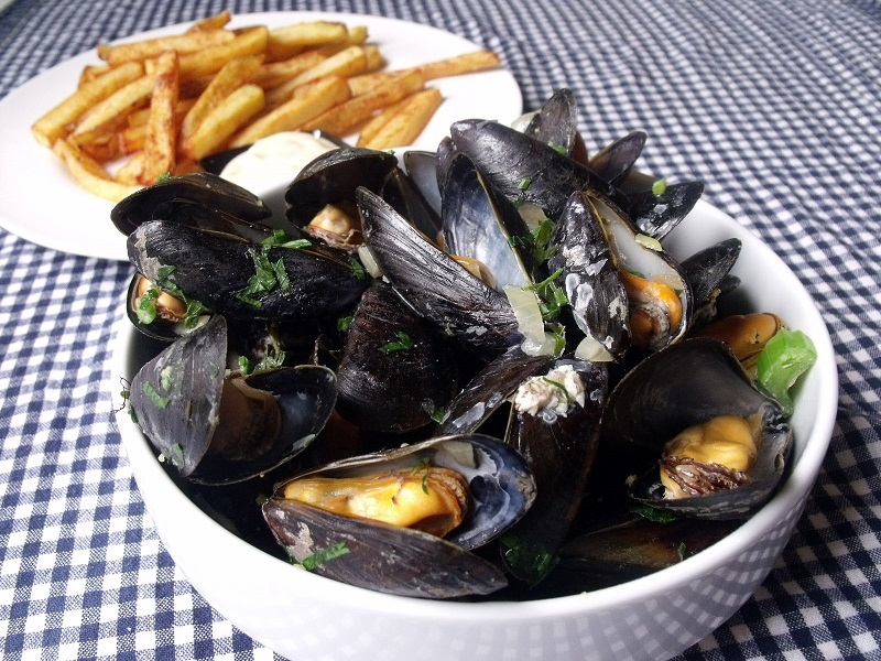 Only a True Foodie 🍴 Can Get 100% In This World Cuisine Quiz 10 moules frites
