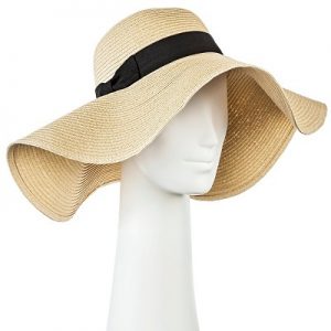 Pick an Outfit and We’ll Guess Your Exact Age and Height Sun Hat