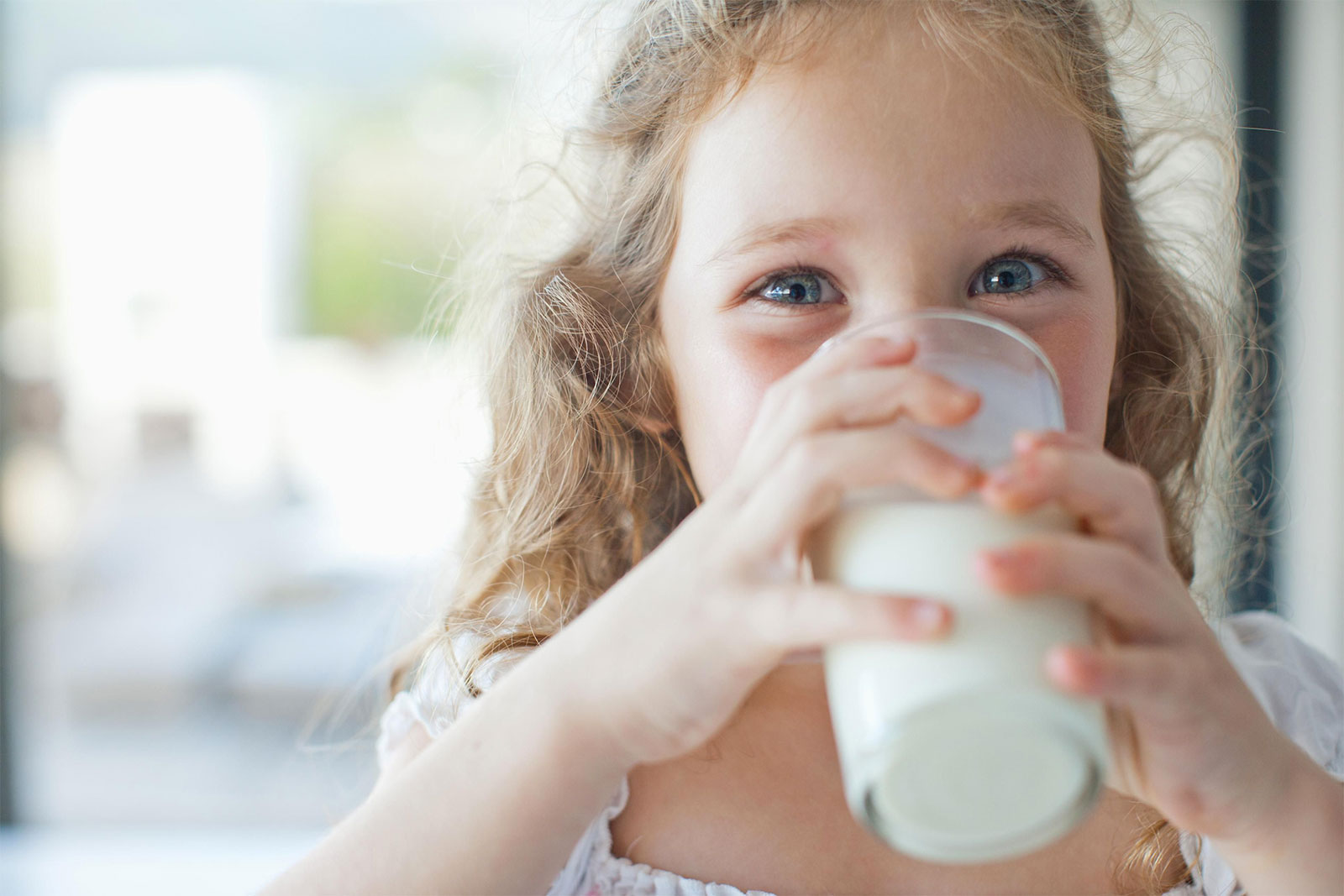 Only Someone Who Really Knows Food Can Pass This Quiz Little Girl Drinking Milk