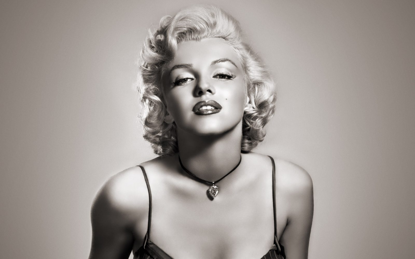 Can You Live a Day in the Life of Marilyn Monroe? 183