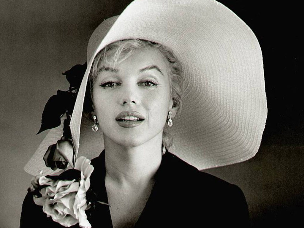 Can You Live a Day in the Life of Marilyn Monroe? 335