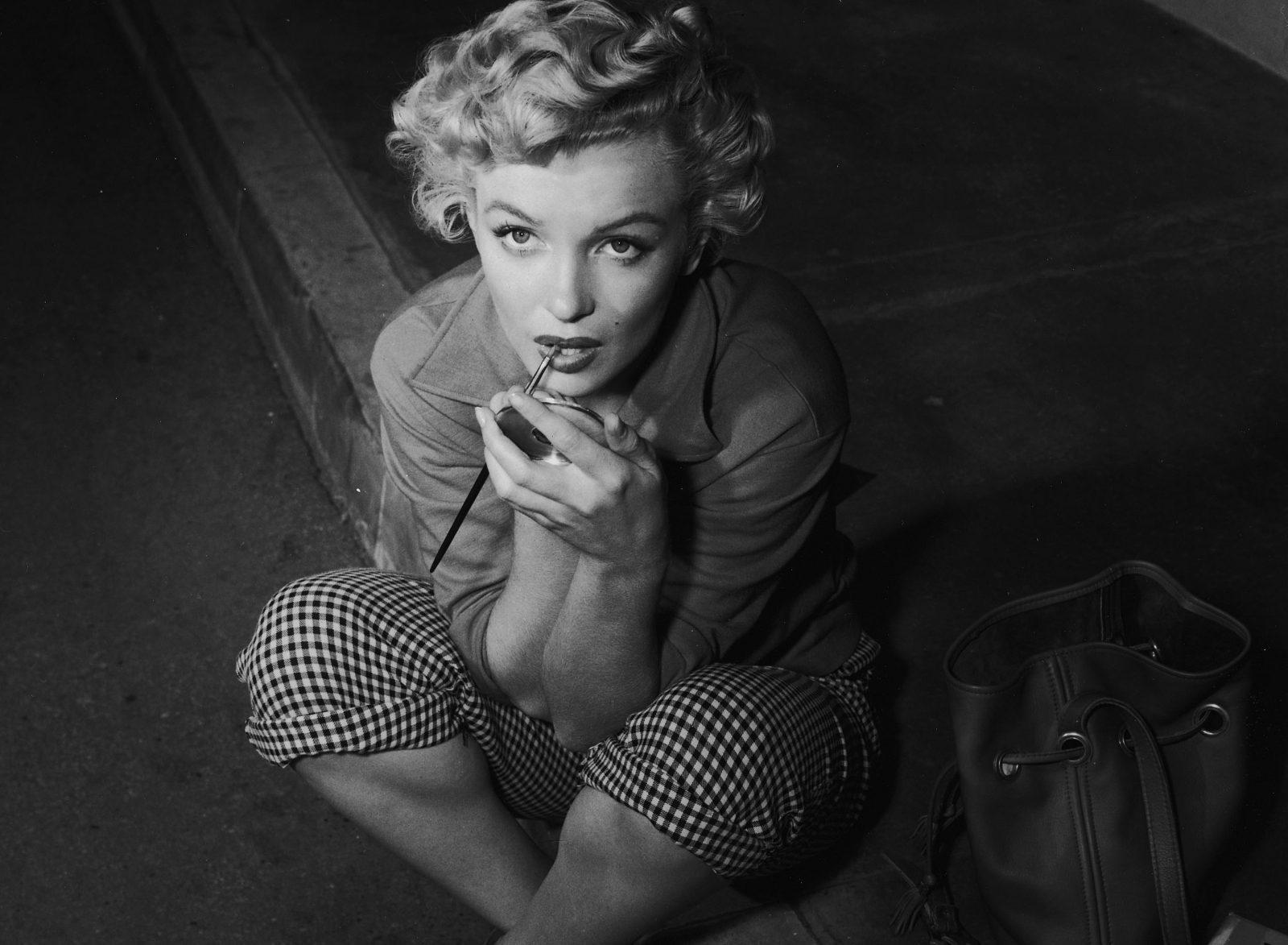 Can You Live a Day in the Life of Marilyn Monroe? 934
