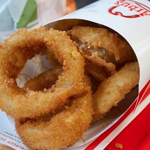 🍟 Can We Guess Your Age by Your Taste in Fast Food? Quiz Arby\'s Onion Rings