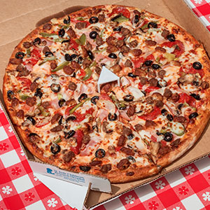 🍟 Can We Guess Your Age by Your Taste in Fast Food? Quiz Domino’s ExtravaganZZA Feast