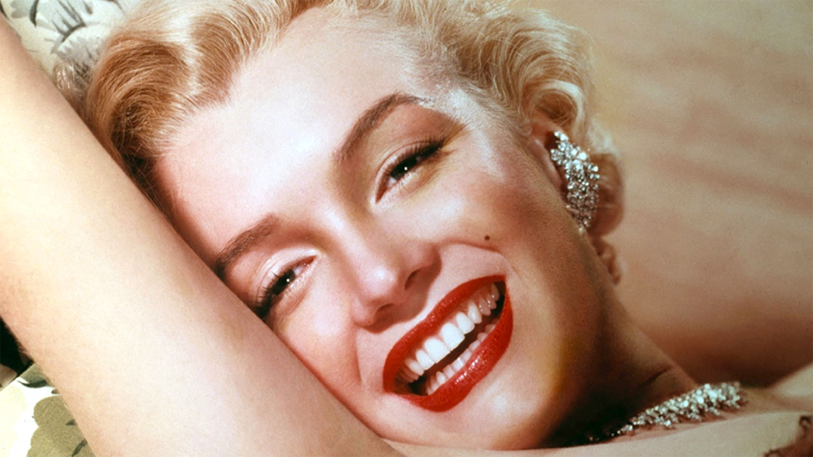 You got 8 out of 15! Can You Live a Day in the Life of Marilyn Monroe?