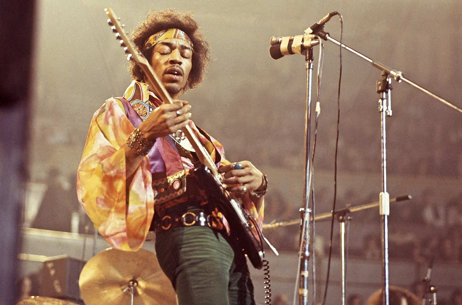 🎸 Pick 16 of Your Favorite Classic Rock Songs and We’ll Guess Your Age and Gender Photo of Jimi HENDRIX