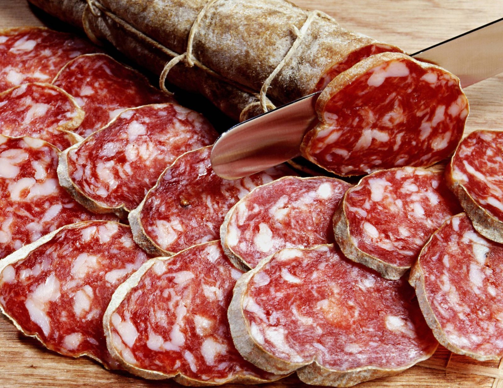 🍴 Can We Guess Your Age Based on Your Food Preferences? salami1