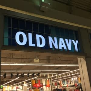 🛍 Go Shopping at the Mall and We’ll Guess the Year You Were Born Old Navy