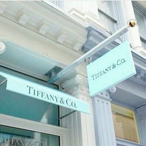 🛍 Go Shopping at the Mall and We’ll Guess the Year You Were Born Tiffany & Co.