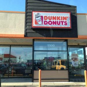 🛍 Go Shopping at the Mall and We’ll Guess the Year You Were Born Dunkin\' Donuts