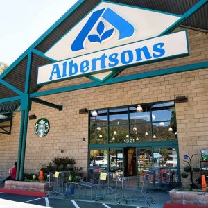 🛍 Go Shopping at the Mall and We’ll Guess the Year You Were Born Albertsons
