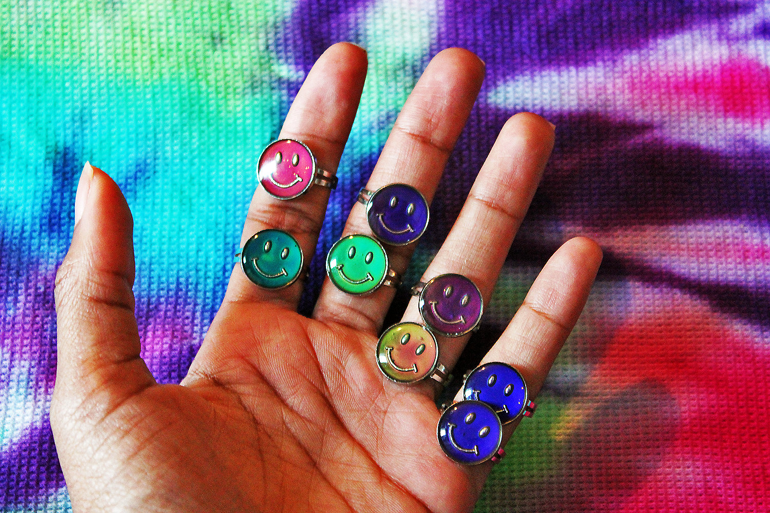 Tell Us How You Feel About ’90s Fashion and We’ll Guess How Old You Are mood rings