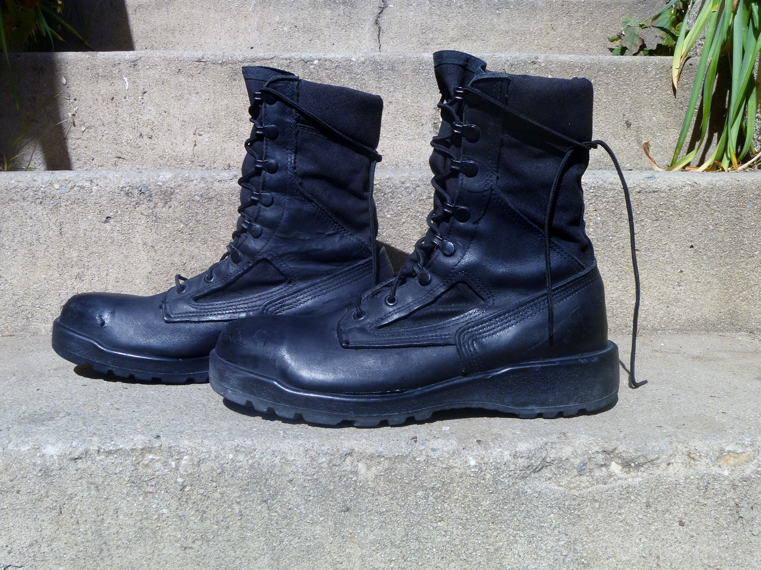 Tell Us How You Feel About ’90s Fashion and We’ll Guess How Old You Are combat boots
