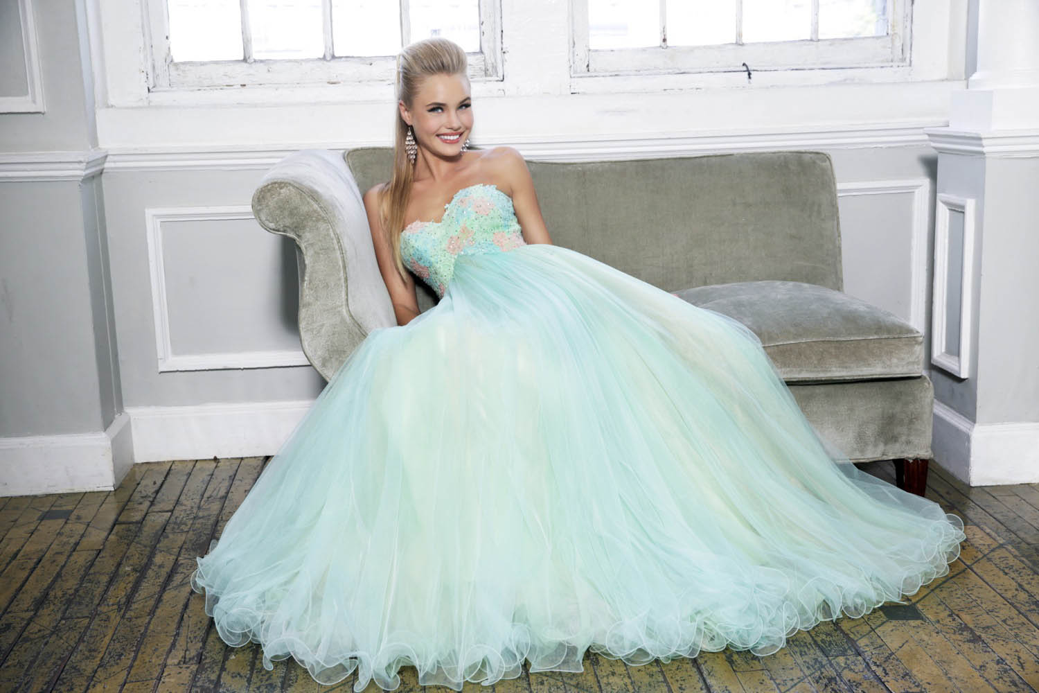 👗 Design Some Gowns and We’ll Guess Your Age and Height green strapless sweetheart prom dress 4