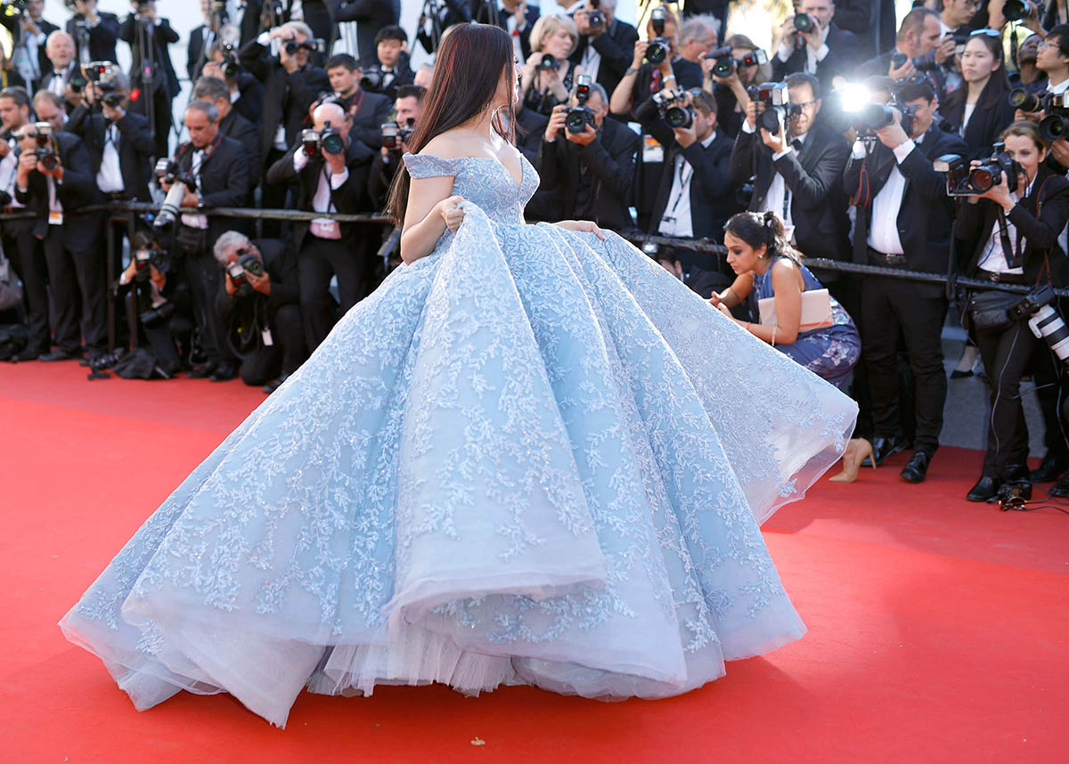 👗 Design Some Gowns and We’ll Guess Your Age and Height Aishwarya Rai Bachchan ball gown