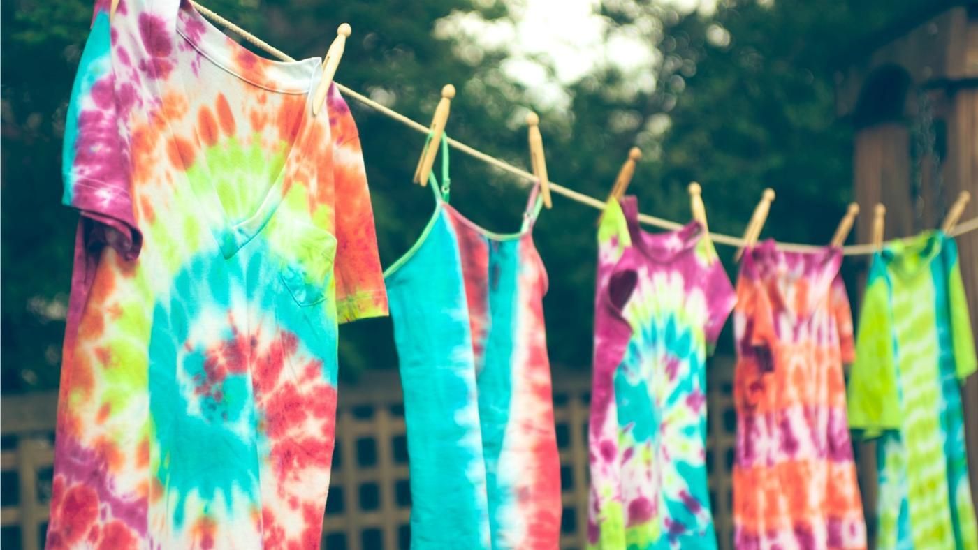 This “Yes or No” Quiz Will Reveal If You Were Born in the ’60s, ’70s, ’80s, Or ’90s tie dye clothing