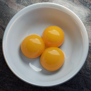 Cook Scrambled Eggs & I'll Guess Your Age & Gender Quiz Egg yolks