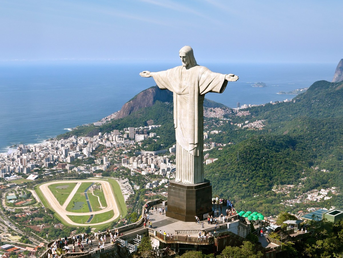140 IQ Christ the Redeemer in Rio de Janeiro, Brazil