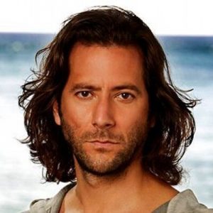 Choose Your Favorite TV Characters and We’ll Reveal the Type of Guys You’re into Desmond Hume