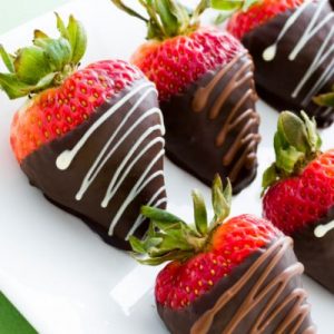 This 🍫 Chocolate and 🧀 Cheese Quiz Can Predict What Your Next Boyfriend Is Like Chocolate-covered strawberries