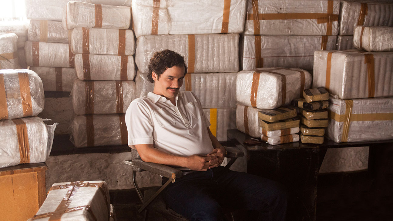 Plan Your Netflix Binge and We’ll Reveal What the New Year Has in Store for You NARCOS S01E06