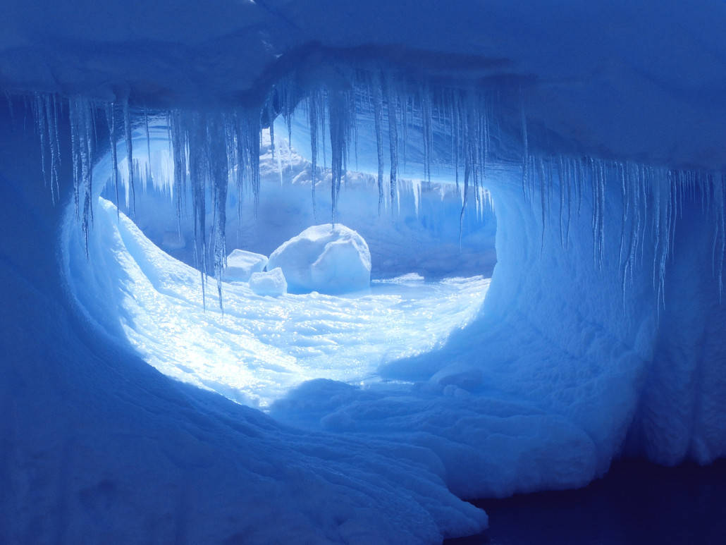 Can You Survive an Entire Week in the Antarctica Alone? snow cave in Antarctica