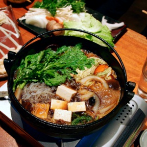 🍣 Make Some Really Difficult Japanese Food Decisions and We’ll Reveal Your Biggest Pet Peeve Sukiyaki (thinly sliced beef and vegetables cooked in soy sauce, dashi, sugar, and sake)