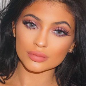 Pick Makeup Looks to Know What Your Engagement Ring Loo… Quiz Kylie Jenner