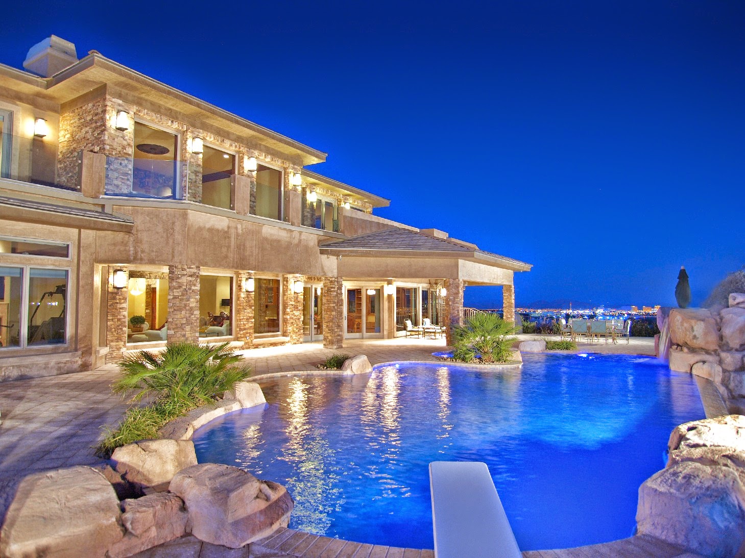 💵 Rate These Million Dollar Houses and We’ll Guess How Rich You Are 1237
