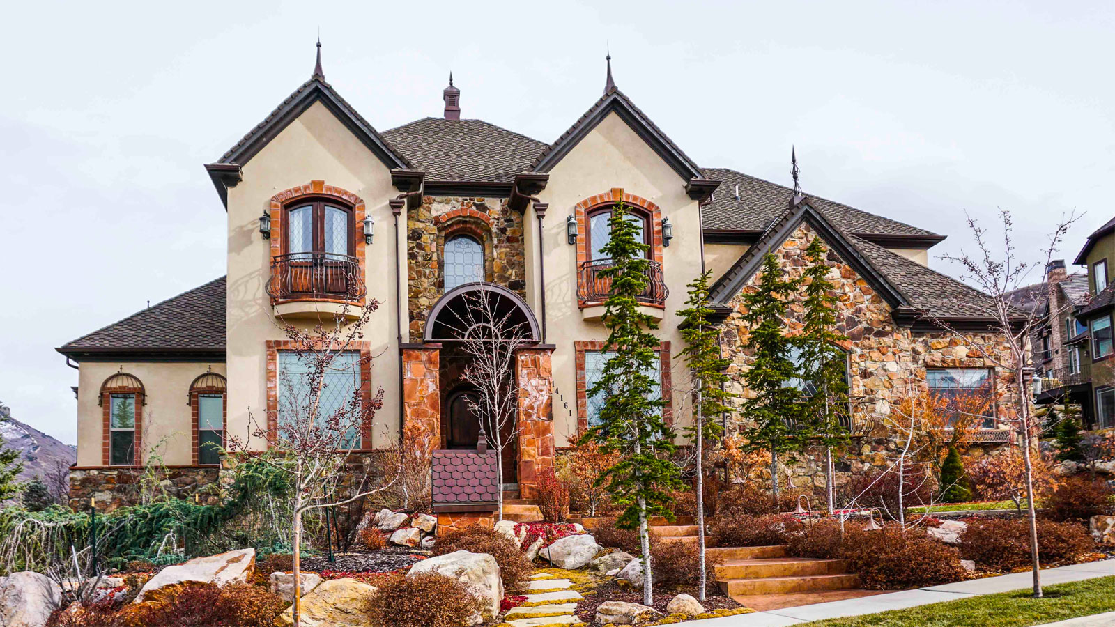💵 Rate These Million Dollar Houses and We’ll Guess How Rich You Are 747