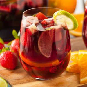 🥃 Get Drunk at This Wedding and We’ll Predict Your Love Life in 5 Years Sangria