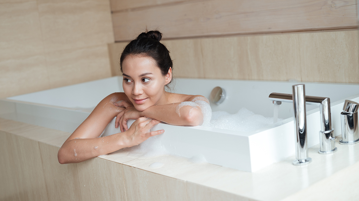 Wanna Know Who You’d Be Happiest Living With? Take This Quiz to Find Out relaxing bubble bath