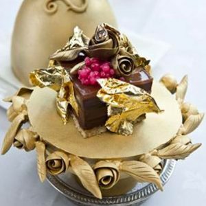 💸 Can You Waste $1 Billion In A Week? Quiz Pudding with gold, caviar, and diamond