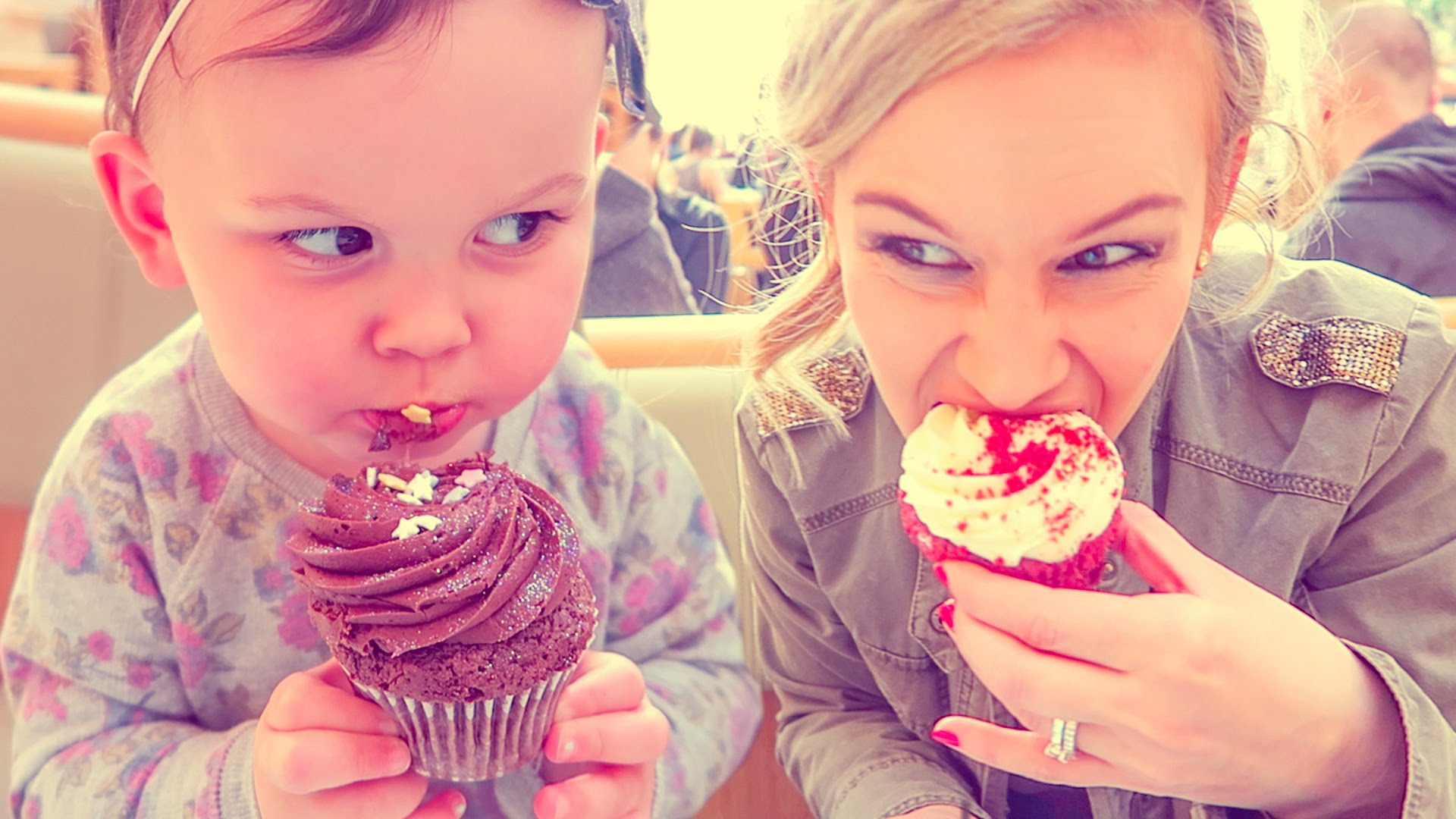 🧁 Build Some Lovely Cupcakes in 5 Steps to Find Out What People Love Most About You Eating cupcakes