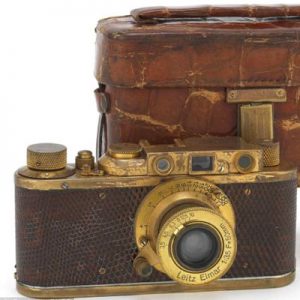 💸 Can You Waste $1 Billion In A Week? Quiz Gold-plated Leica Luxus II camera