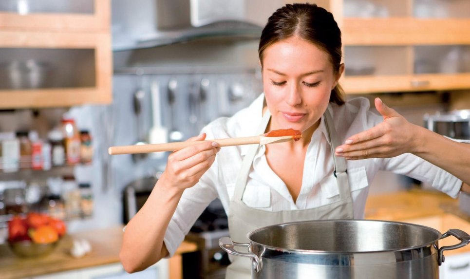 What Job Would You Have in a Restaurant Kitchen? Quiz person cooking